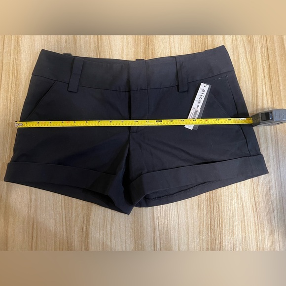 Alice + Olivia Black Shorts - Picture 9 of 10